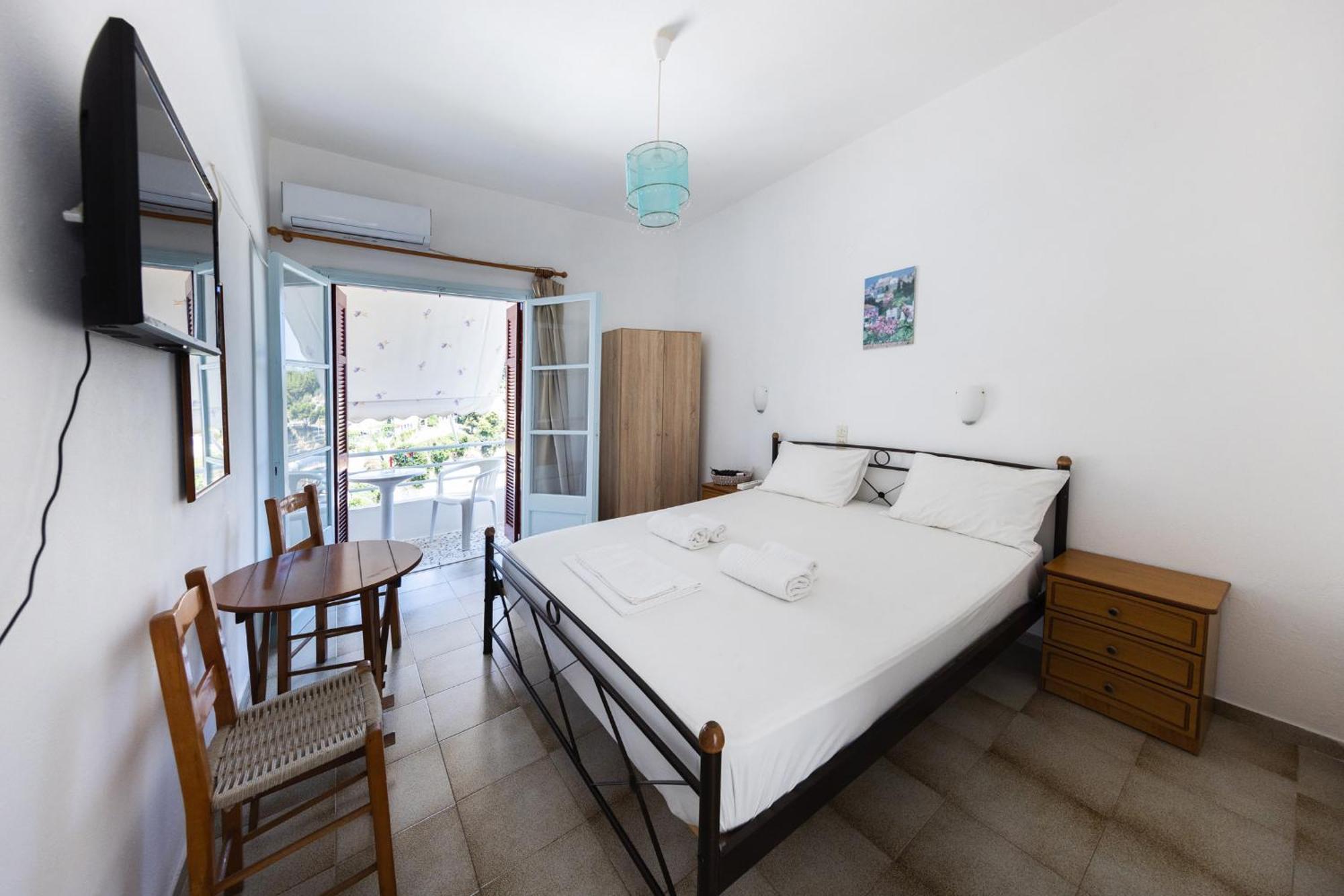 Nikos Rooms Votsi  Ngoại thất bức ảnh